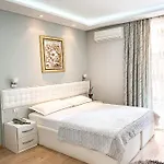 호텔 Gjika 4*