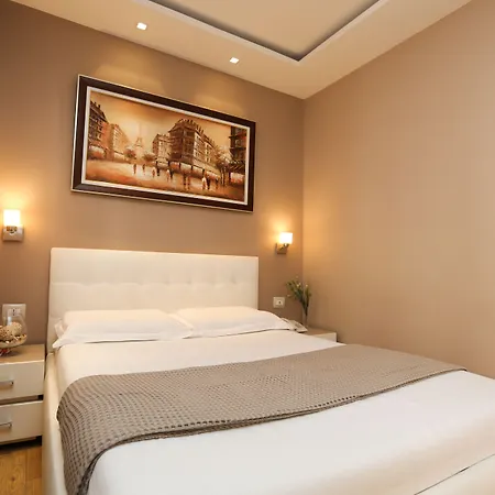 Center 4* Tirana