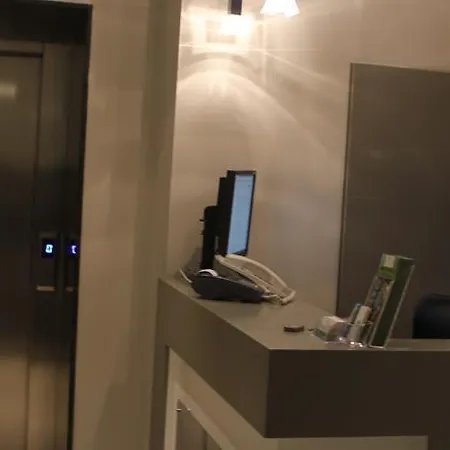 Hotell Gjika 4*