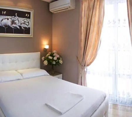 فندق Center 4*