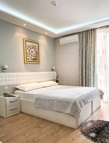 Hotel Vila Verde Gjika 4* Tirana